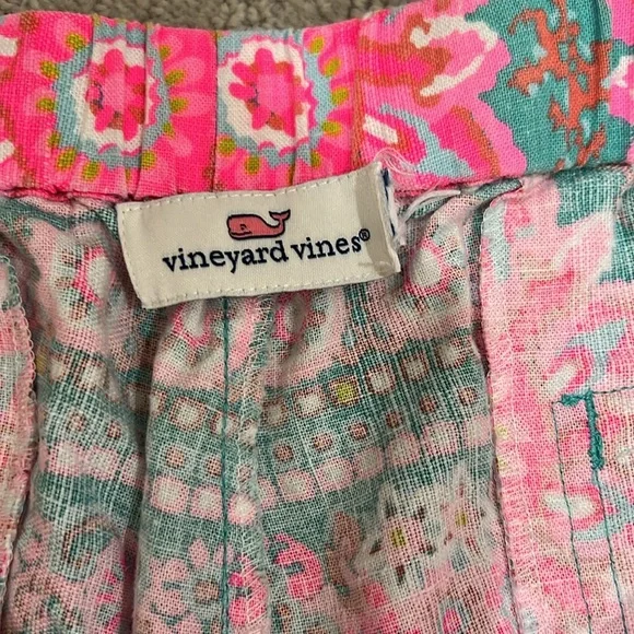 Authentic Vineyard vines women’s shorts - Picture 5 of 8